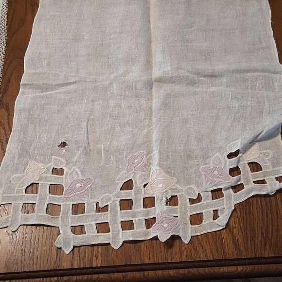 Vintage Bundle Of 2 Linen & Lace Table Runners - Picture 2 of 7